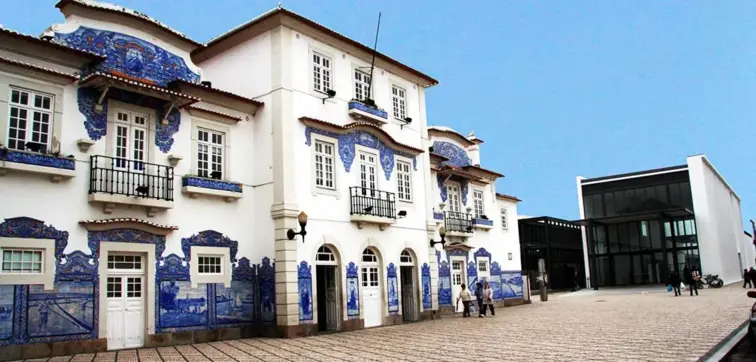 Fachada da estação de Aveiro